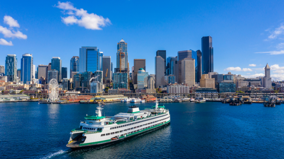 Aerial,Drone,Photo,Of,A,Ferry,Arriving,In,Seattle,Washington